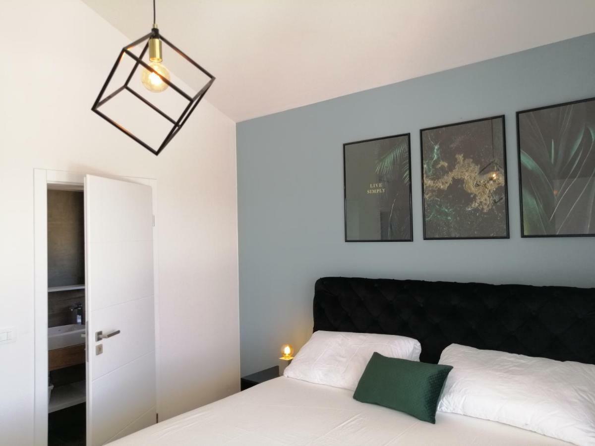 Villa Orao Kaštel Novi Buitenkant foto