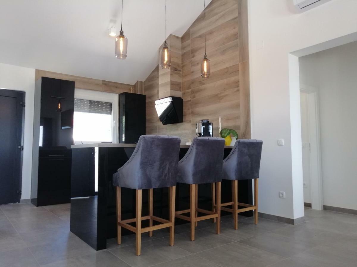 Villa Orao Kaštel Novi Buitenkant foto