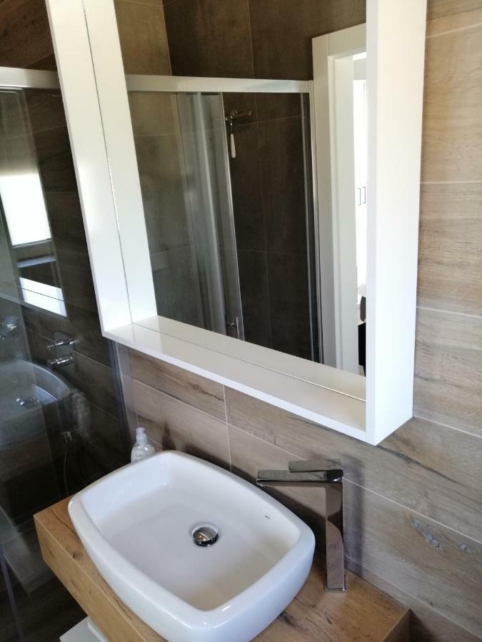 Villa Orao Kaštel Novi Buitenkant foto