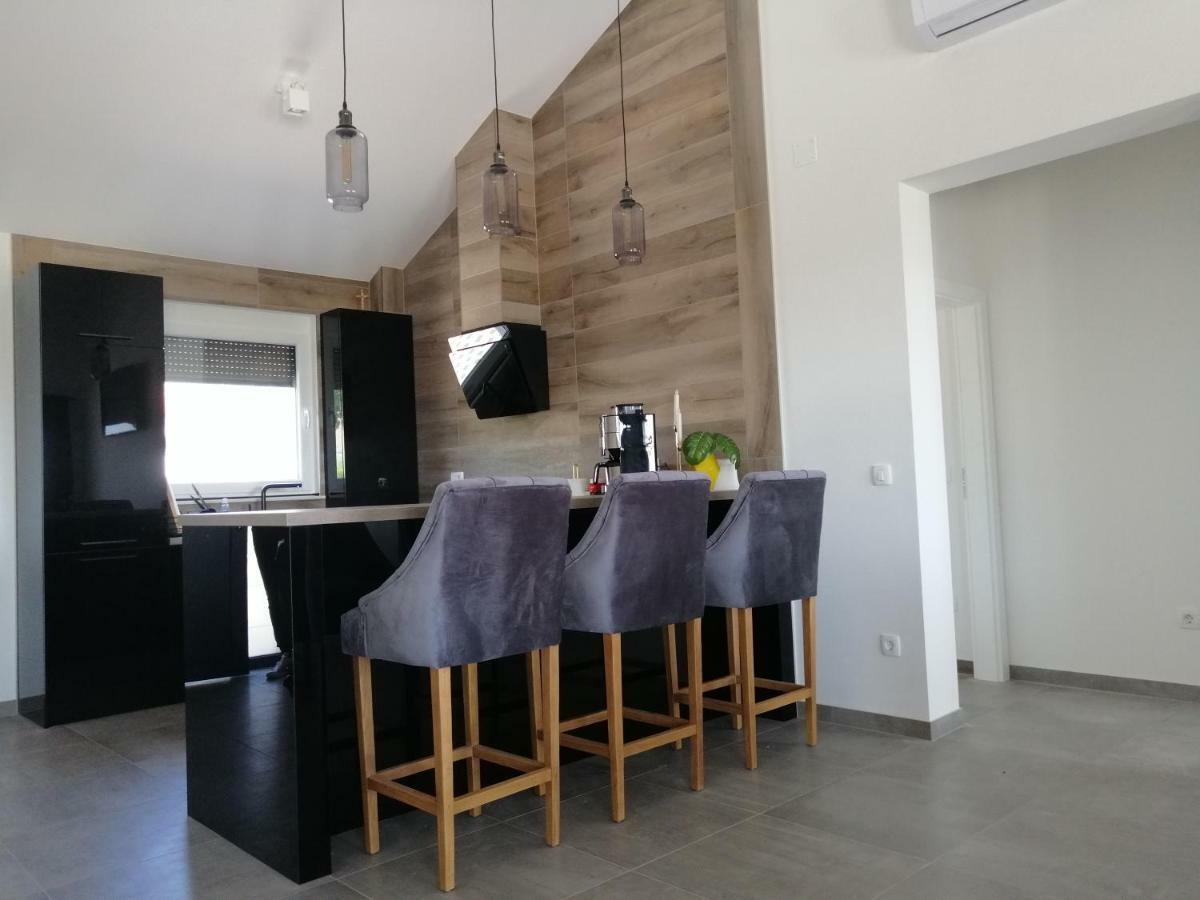 Villa Orao Kaštel Novi Buitenkant foto