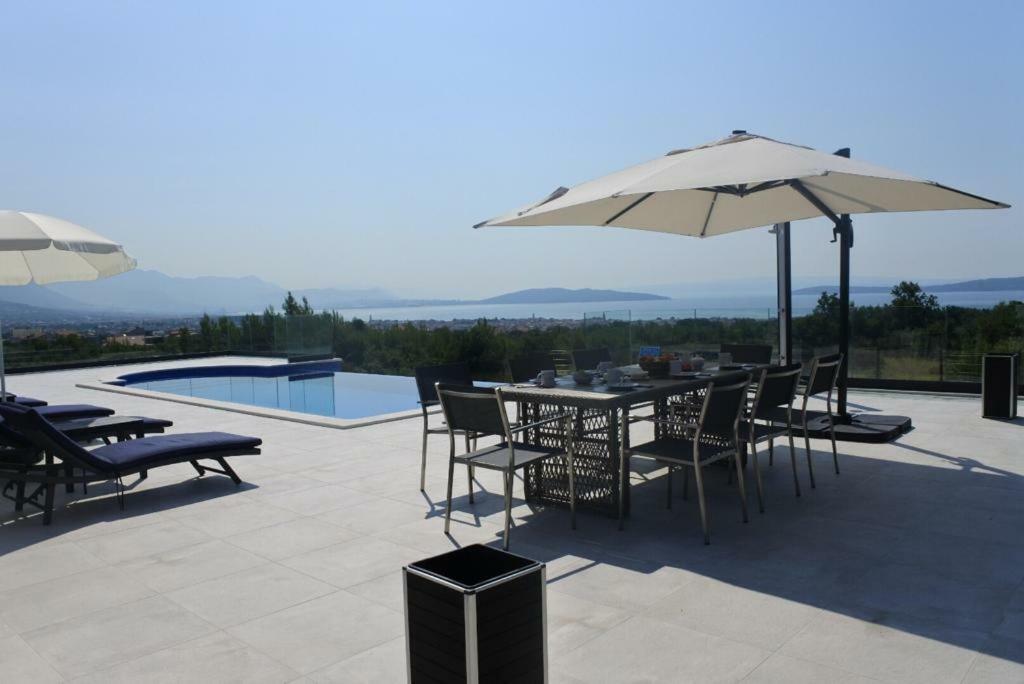 Villa Orao Kaštel Novi Buitenkant foto