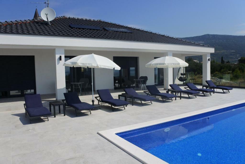 Villa Orao Kaštel Novi Buitenkant foto