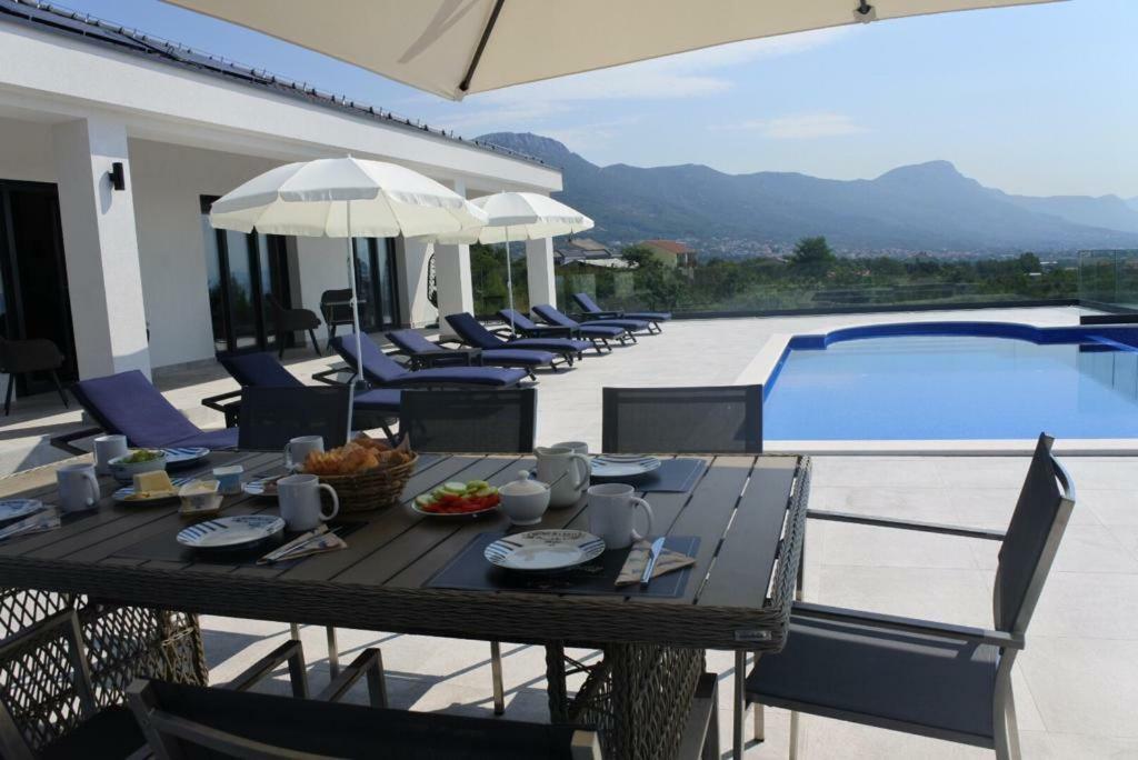 Villa Orao Kaštel Novi Buitenkant foto