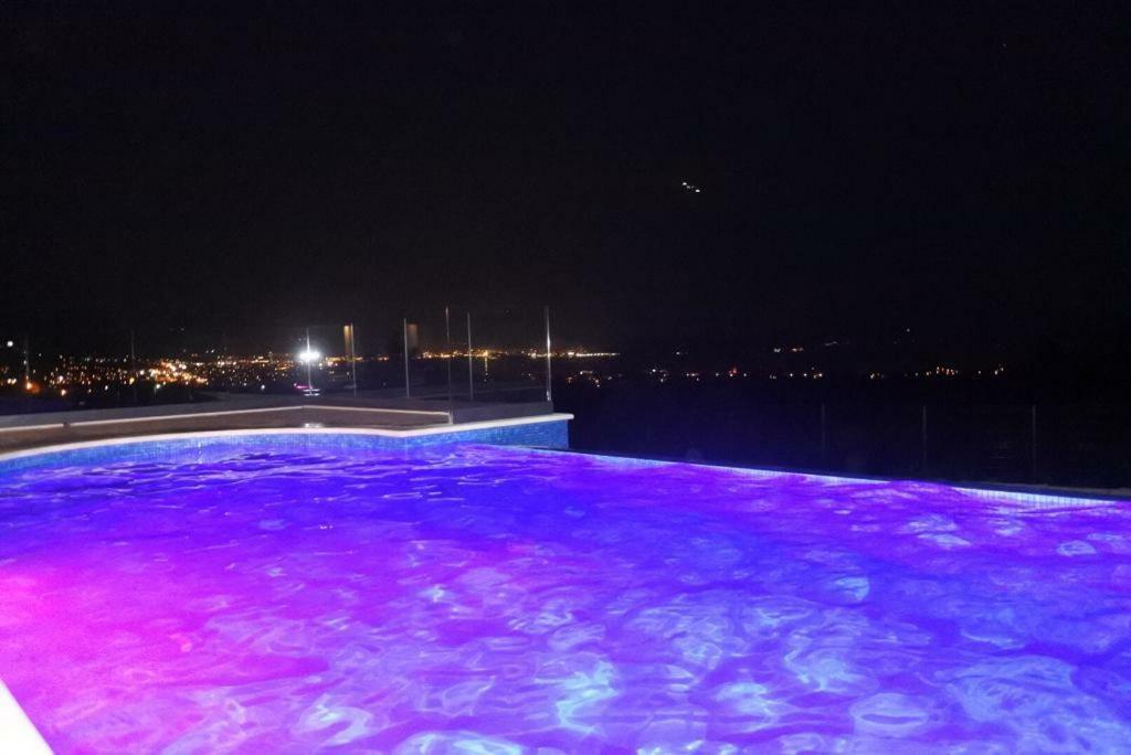 Villa Orao Kaštel Novi Buitenkant foto